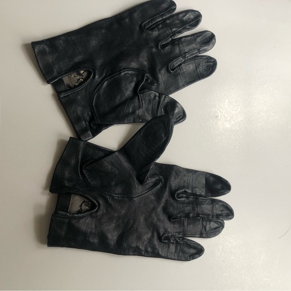 Black Vintage Leather Fashion Gloves with Seam Detailing - Picture 7 of 8